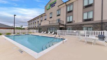Fairfield & By Marriott Walton Hurlburt Area
