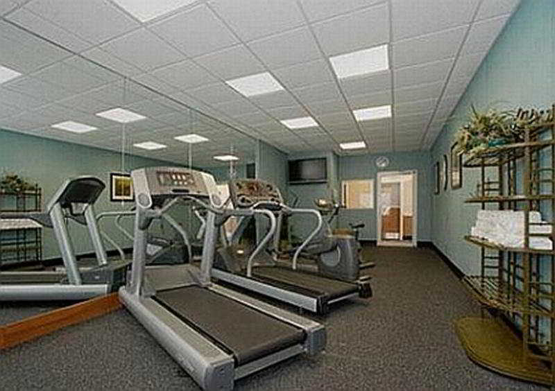Courtyard By Marriott At Town Center 3*