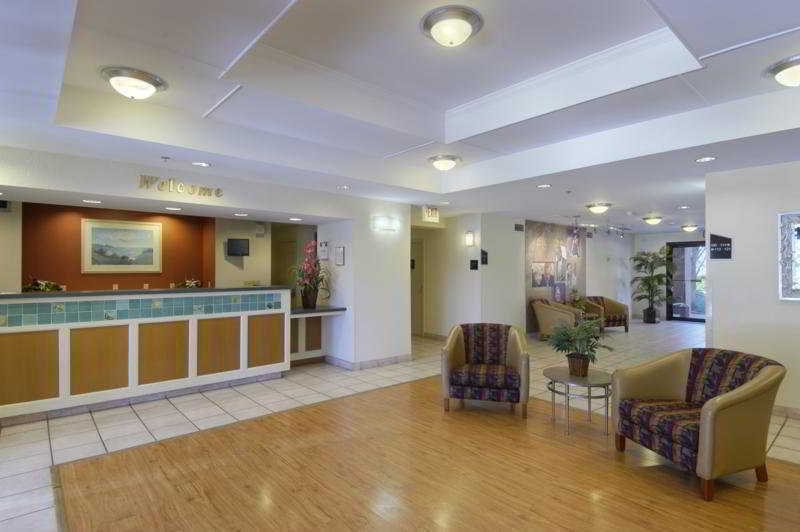 Red Roof Airport Motel 2*