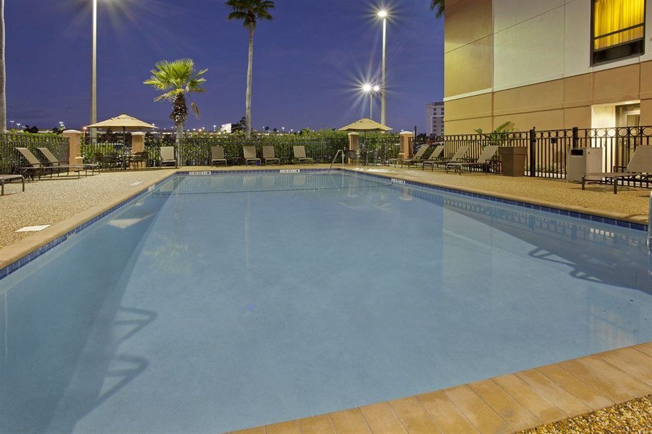 Hyatt Place Across From Universal 3*