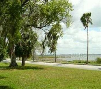 Regal Grand Lakeside