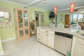 Dolphin Point By Isle 3*