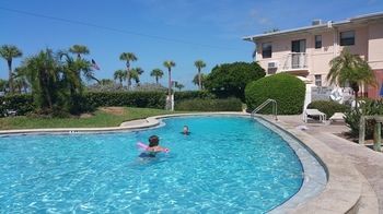 Hotel Friendly Native St. Pete Beach