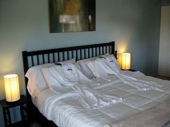 At Tilton Place Hotel 2*