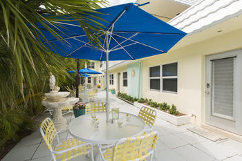 Sunny Shores & Suites 3*