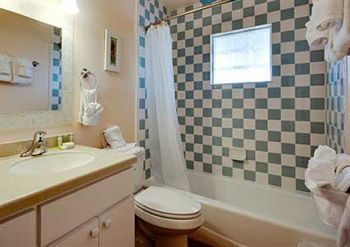 Tropic Isle At Anna Maria Island Hotel