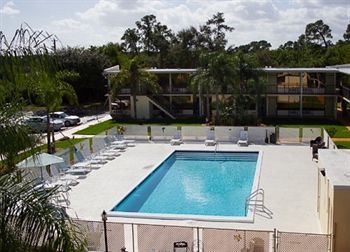 At - Pierce Hotel 3*