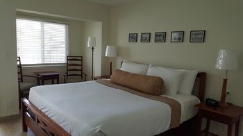 Le Cabanon Pompano Beach