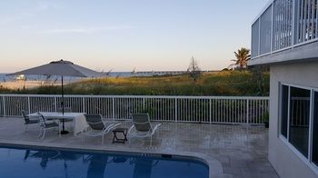 Le Cabanon Motel Pompano Beach