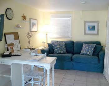 Anna Maria Beach Cottages 3*
