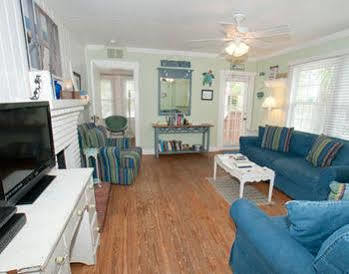 Hotel Anna Maria Beach Cottages 3*
