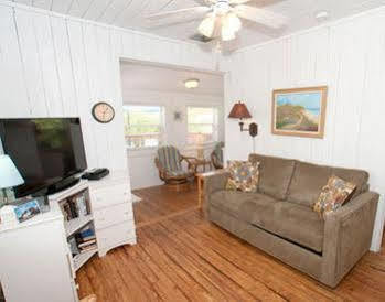 Hotel Anna Maria Beach Cottages 3*