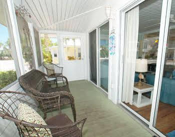Hotel Anna Maria Beach Cottages 3*