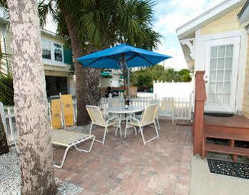 Anna Maria Beach Cottages 3*