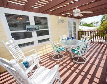 Anna Maria Beach Cottages Hotel