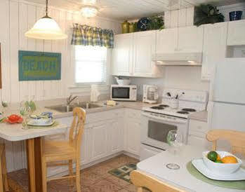 Anna Maria Beach Cottages Hotel