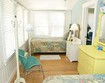 Anna Maria Beach Cottages 3*