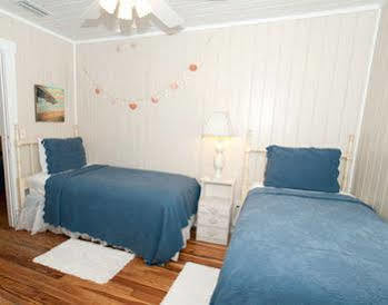 Anna Maria Beach Cottages