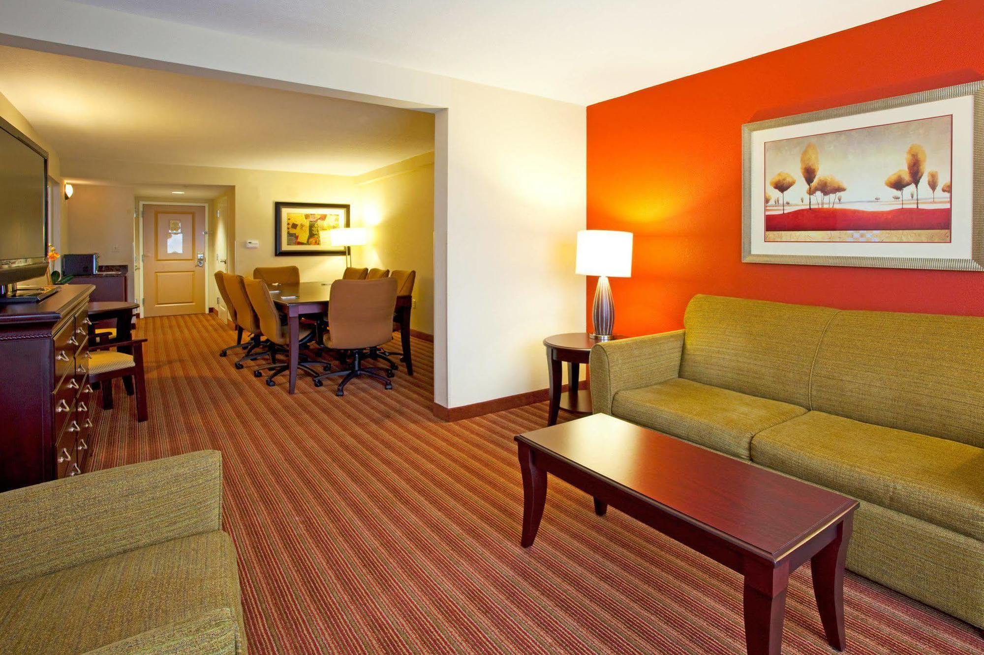 Hotel & - - Wells Rd. 3*