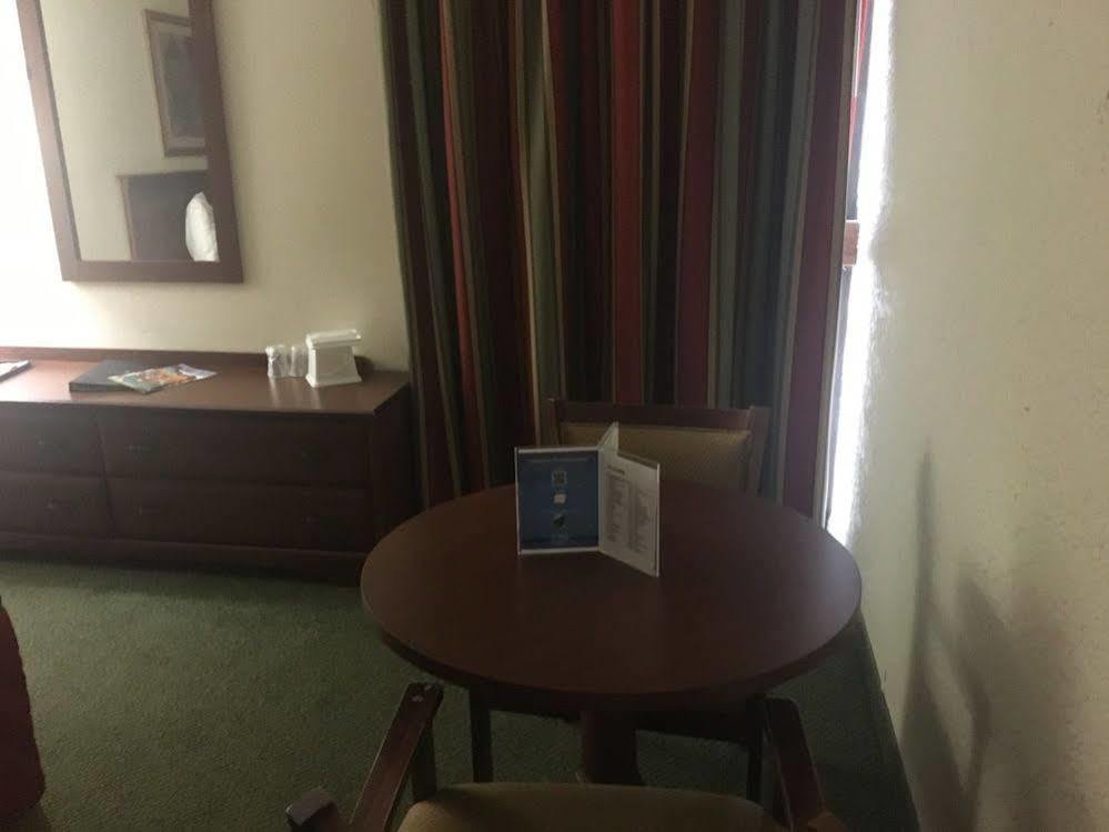 Ramada Maingate West Hotel