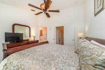 Windsor Hills Hotel Four Corners