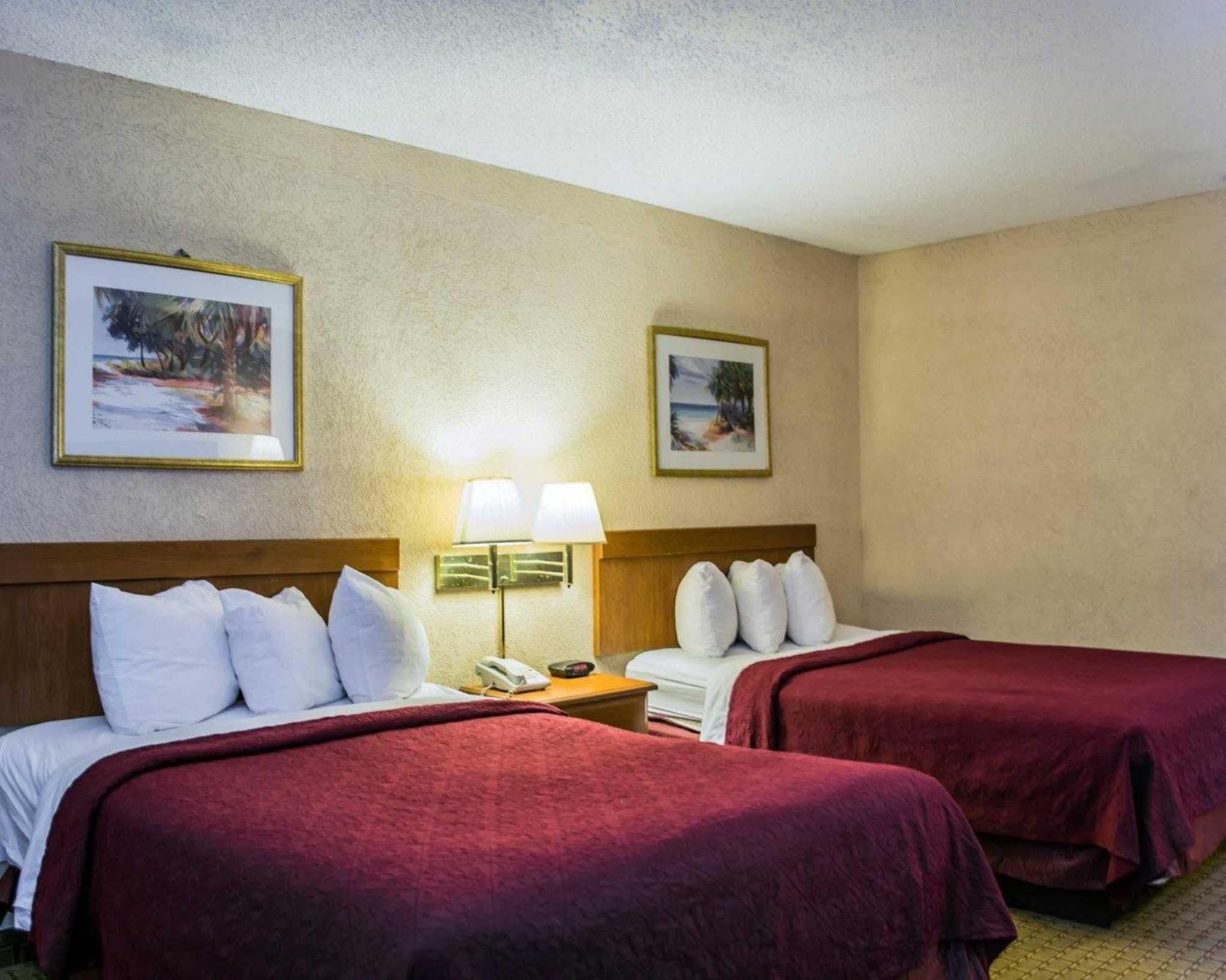 Econo Busch Gardens Hotel