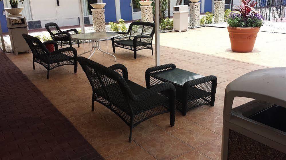 Motel Days By Wyndham St. Petersburg / Tampa Bay Area Pinellas Park