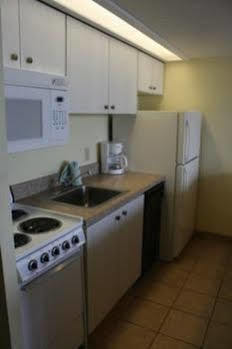 Shores Club Hotel 3*