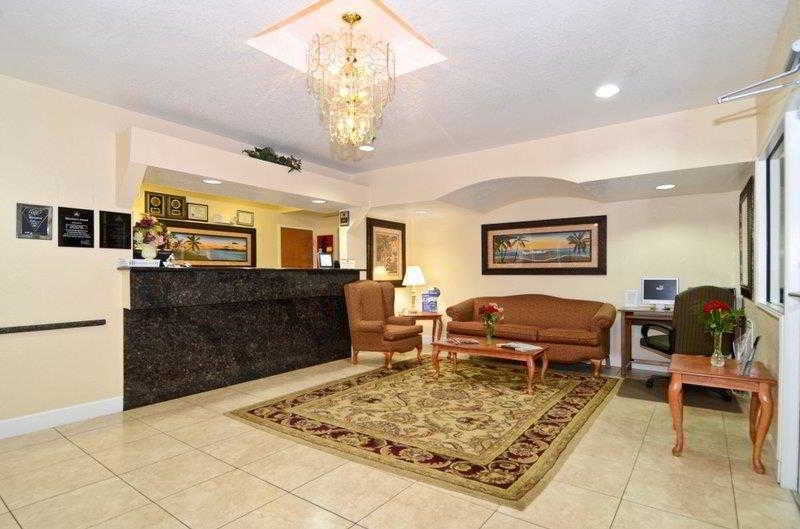 Western Edgewater Hotel 3*
