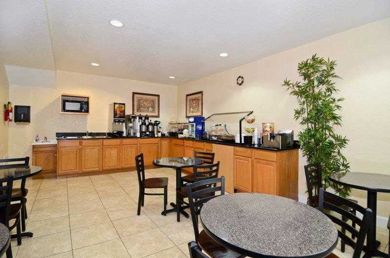 Western Edgewater 3*