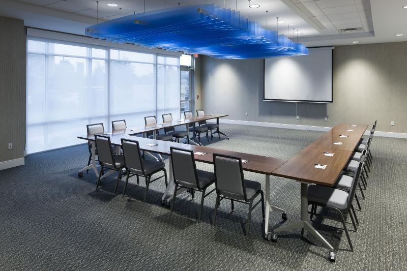 Hotel Holiday Inn Express & Suites - Orlando At Seaworld By Ihg 3*