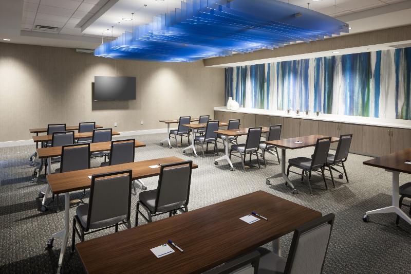 Holiday Inn Express & Suites - Orlando At Seaworld By Ihg 3* Williamsburg