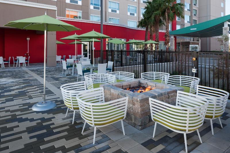 Hotel Holiday Inn Express & Suites - Orlando At Seaworld By Ihg 3*