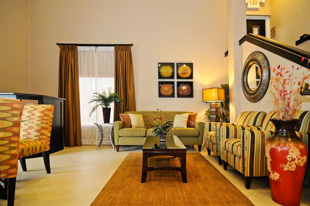 Hotel Spark By Hilton Orlando Near Seaworld 3*