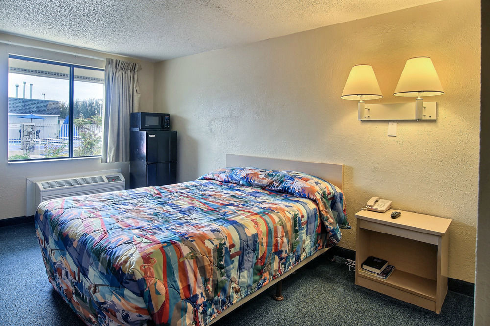 Hotel 6 2*