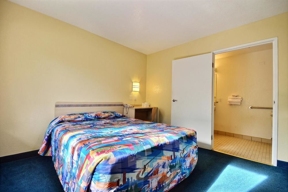 Hotel 6-ft. Pierce, Fl 2*