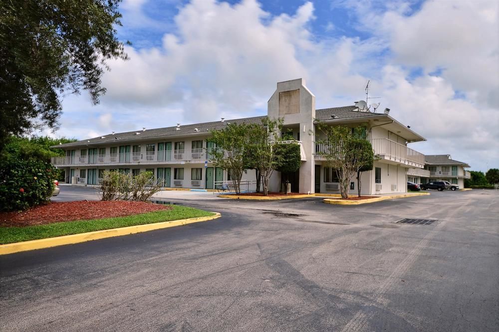 Hotel 6-ft. Pierce, Fl 2*
