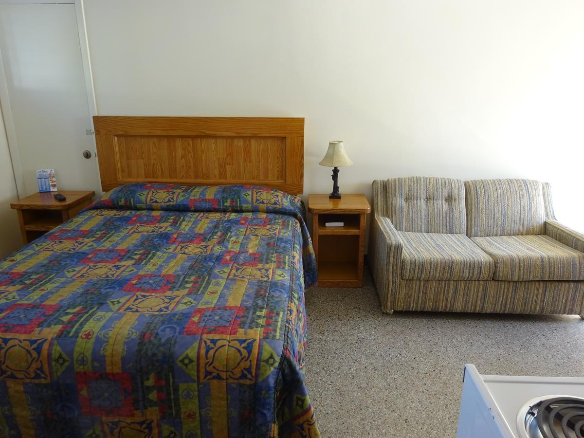 Motel Ebb Tide 2*