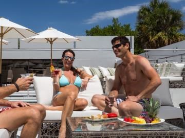 Hotel Eb Miami Airport 4*