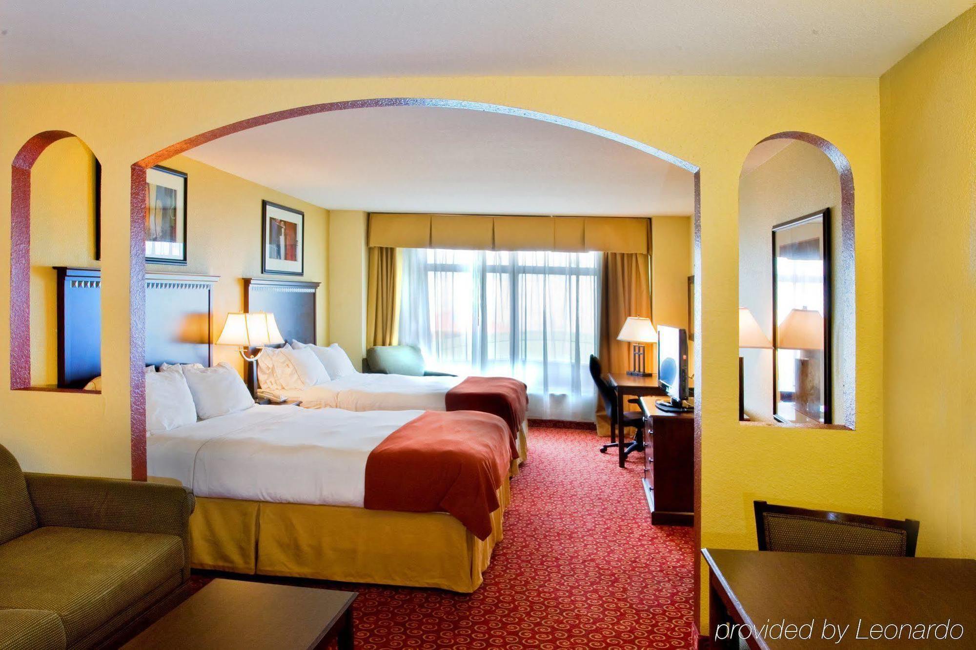 Hotel Express & By Ihg 3*