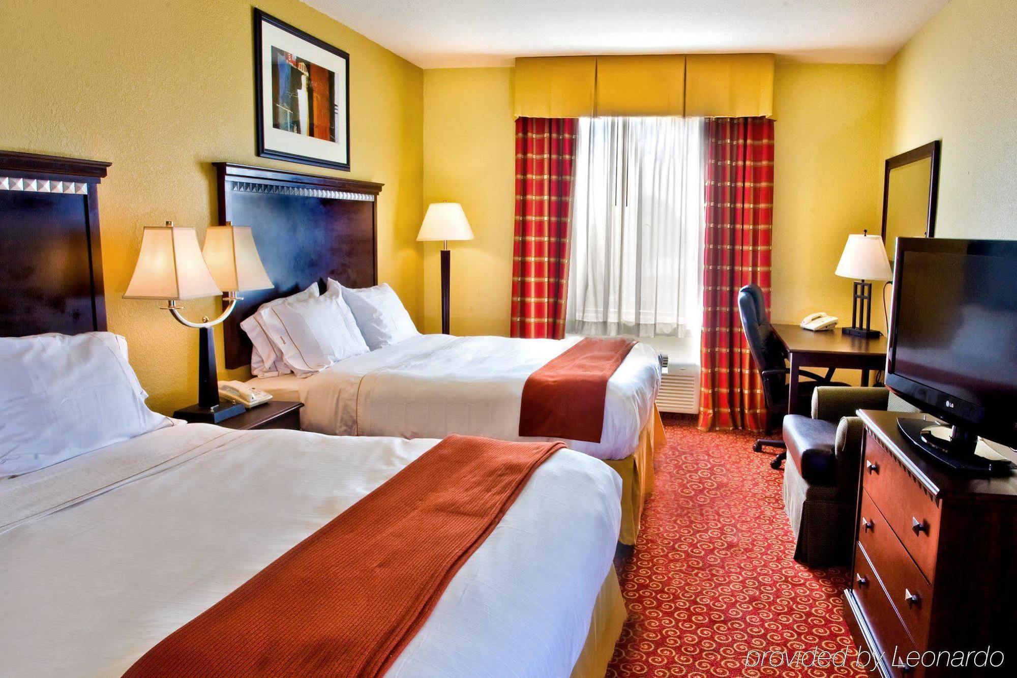 Hotel Express & By Ihg 3*