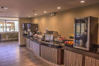 Hotel Western International Speedway 3*