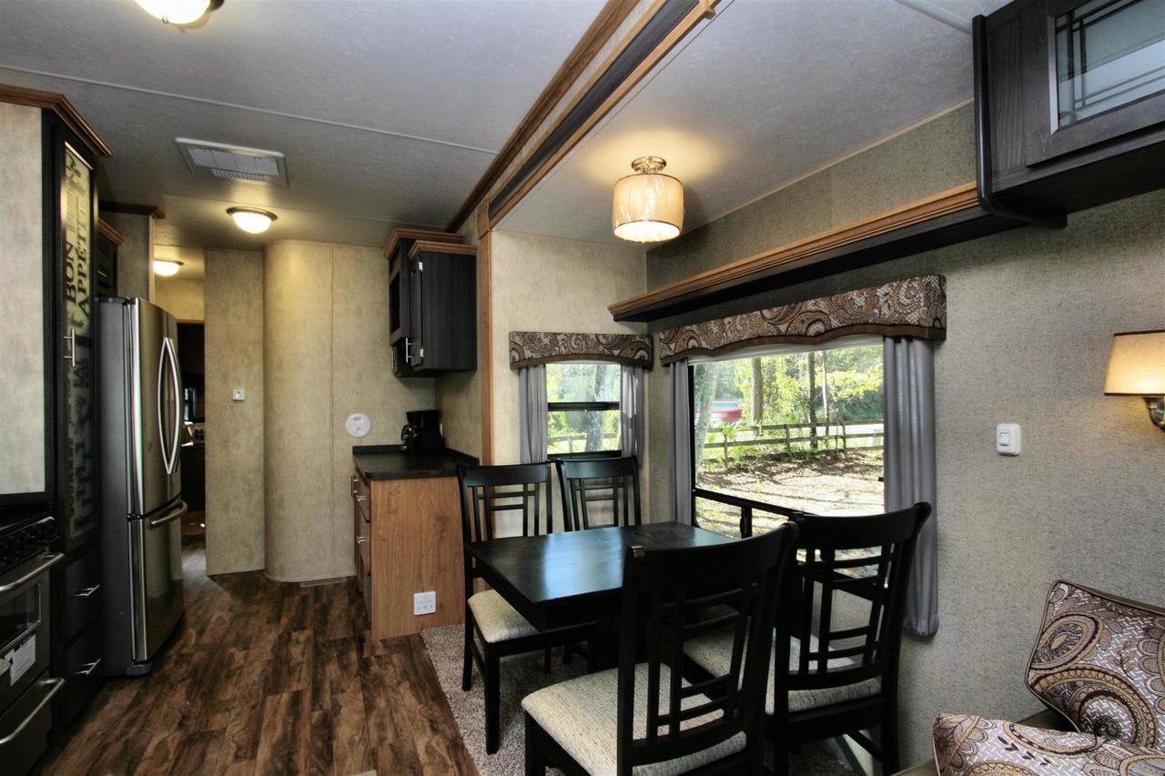 Campsite River Rv 2*