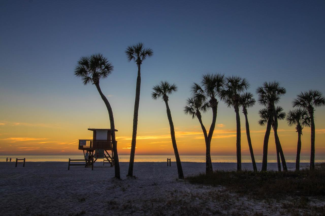 Sandy Pointe * Holmes Beach