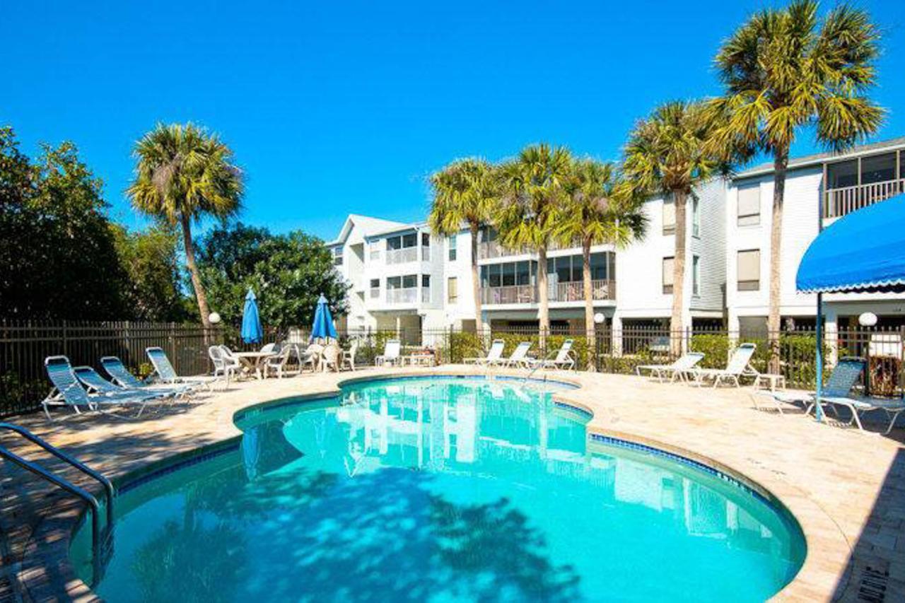 Apartment Sandy Pointe *