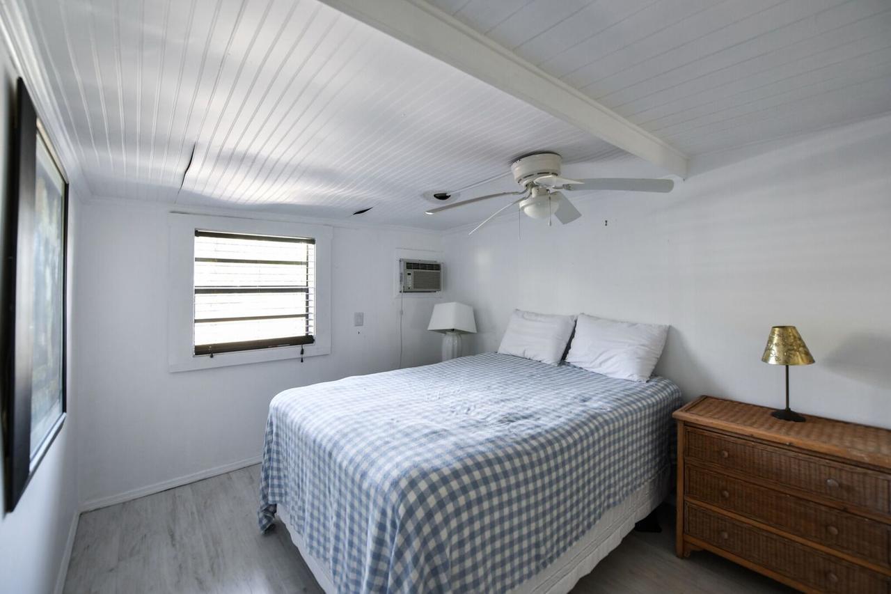 Barefoot Bungalow Apartment