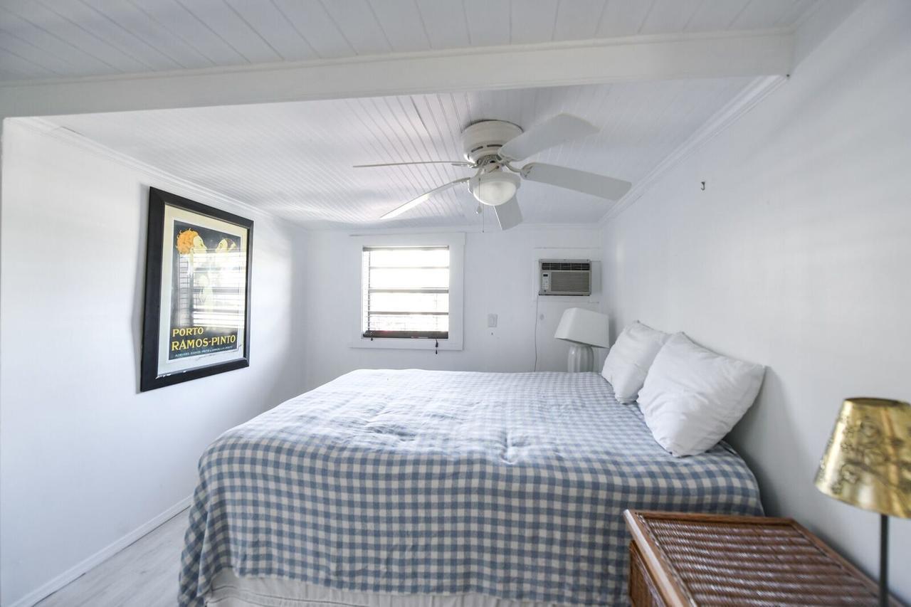 Barefoot Bungalow Apartment *