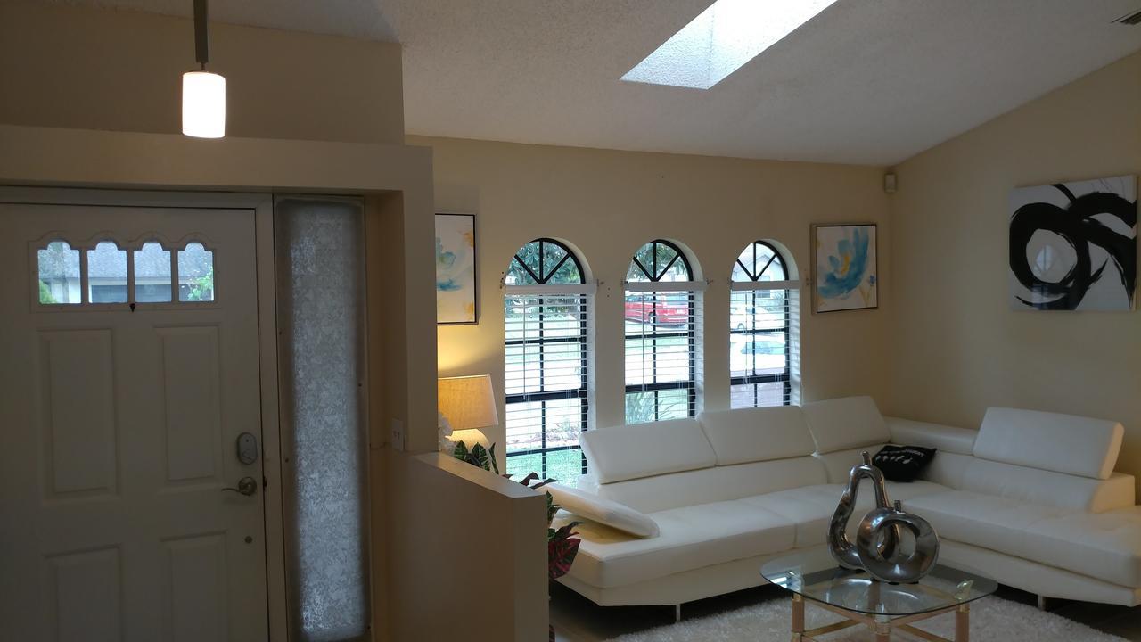 Holiday home Avis House
