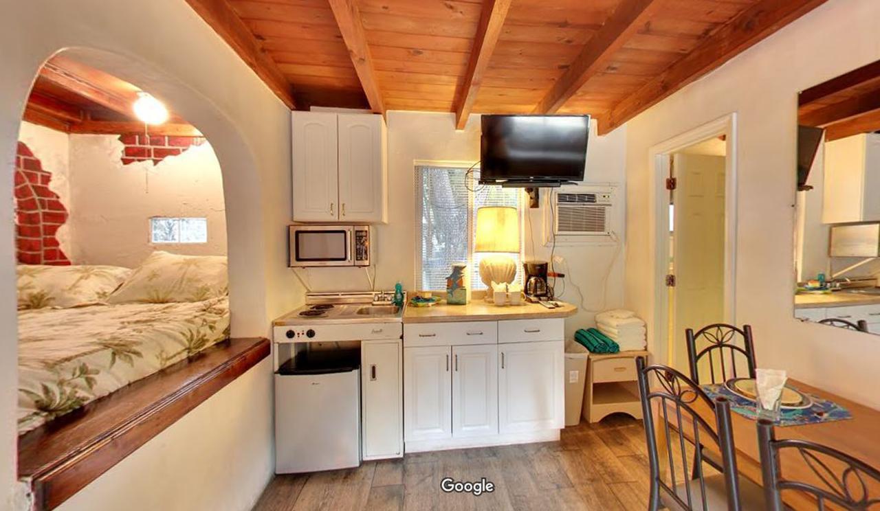 Key Largo Cottages 2*