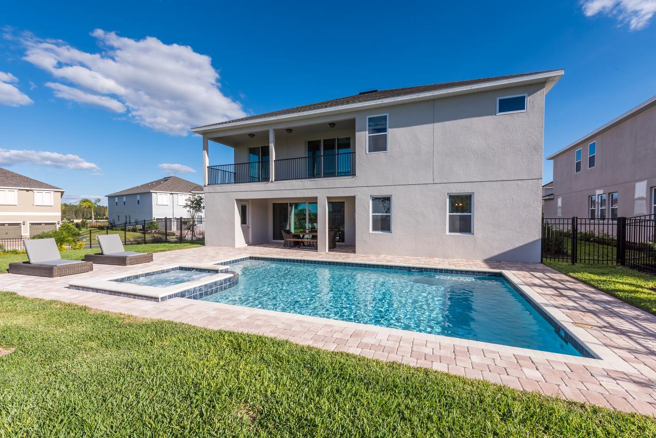 Villa Spacious By Rentyl Near With Private Pool, Movie Room, Air Hockey Table & Amenities - 530b